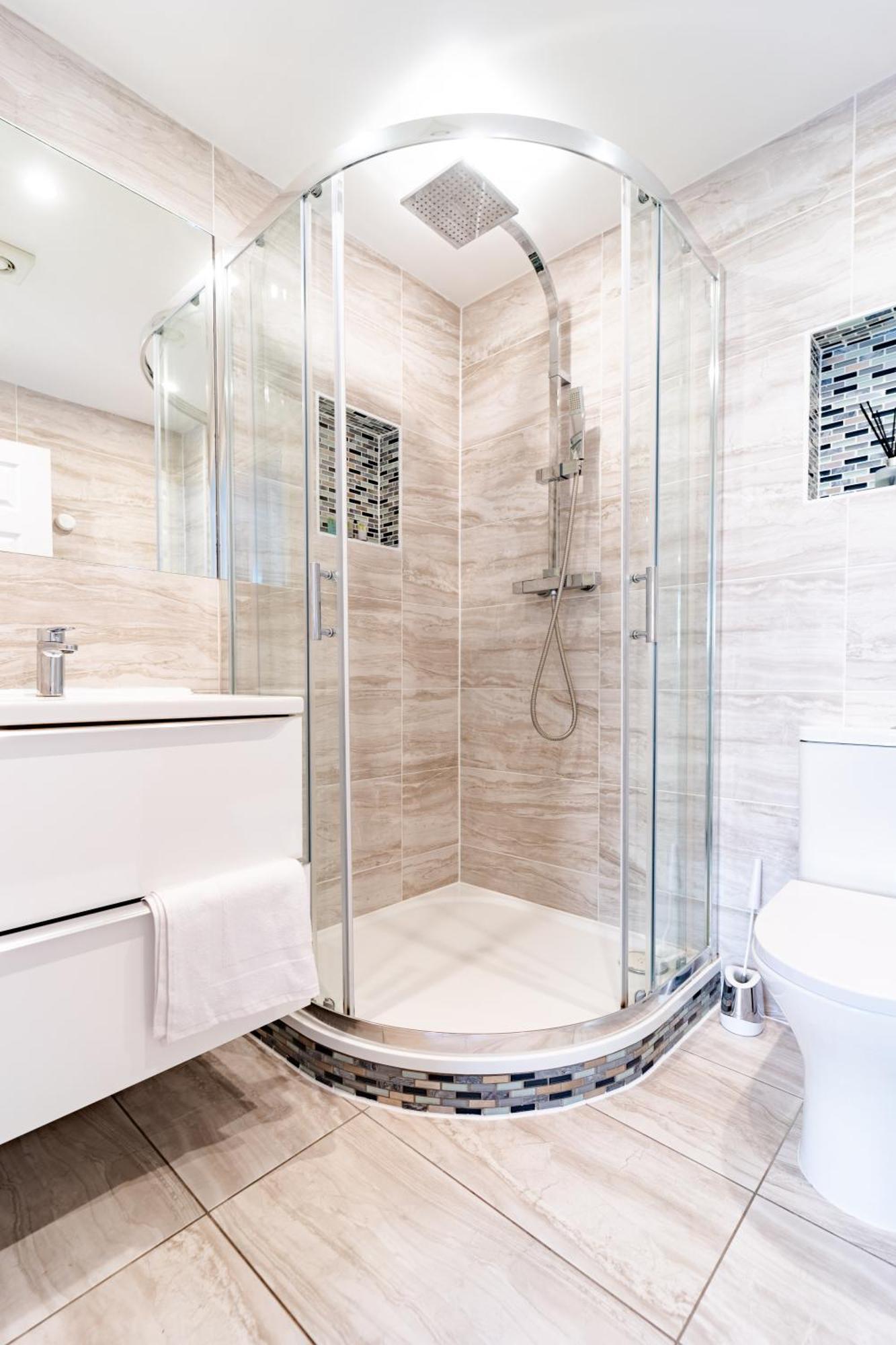 Bright And Spacious Flat With Free Parking 伦敦 外观 照片